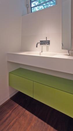 Ausgefallenes schmales Waschbecken Gäste WC