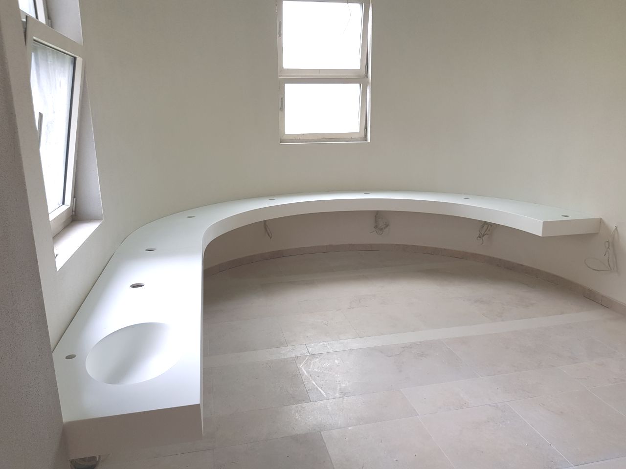 indivudueller Waschtisch aus Corian